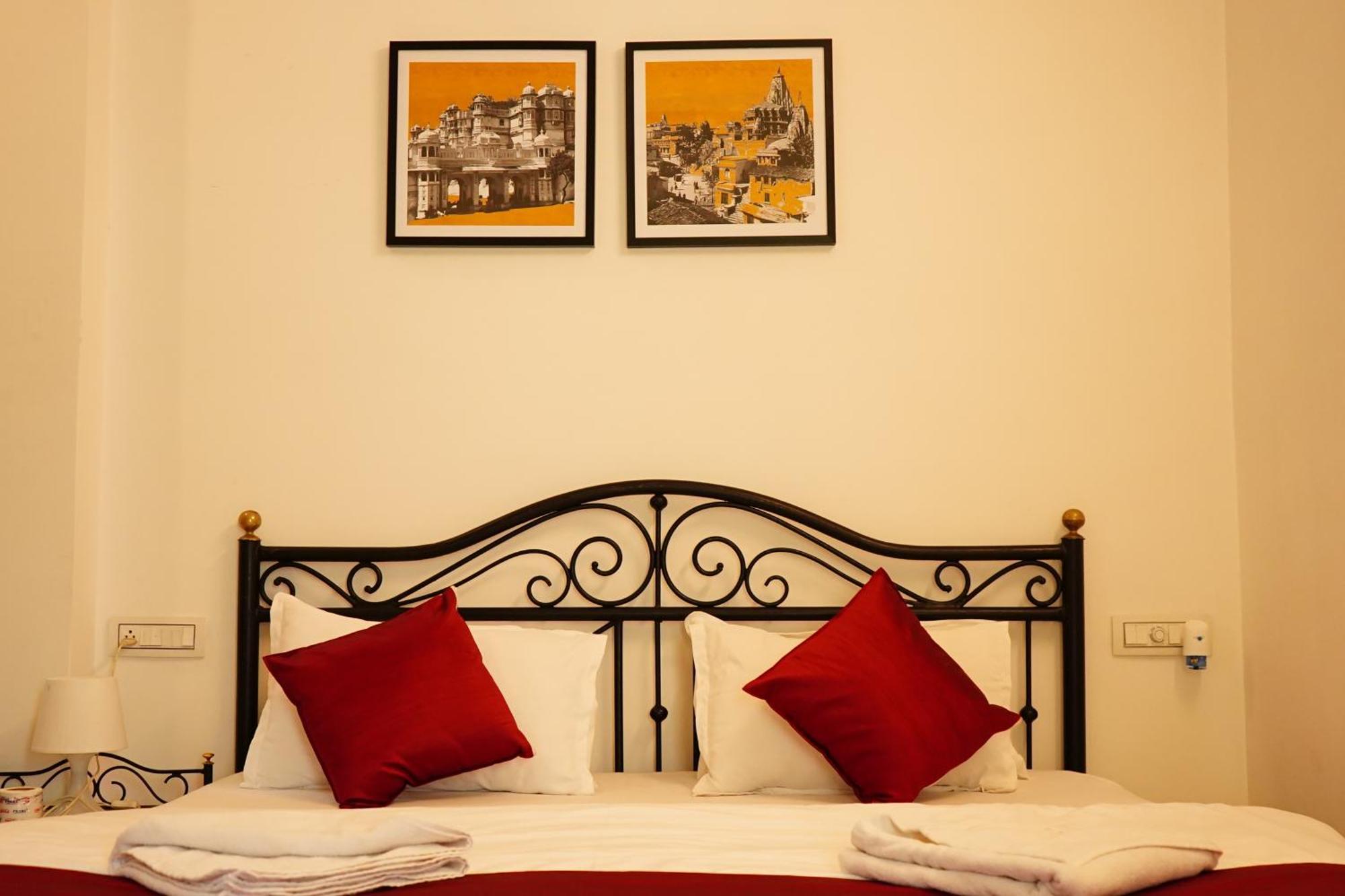 Rising Shemesh Home Stay Udaipur Exterior foto