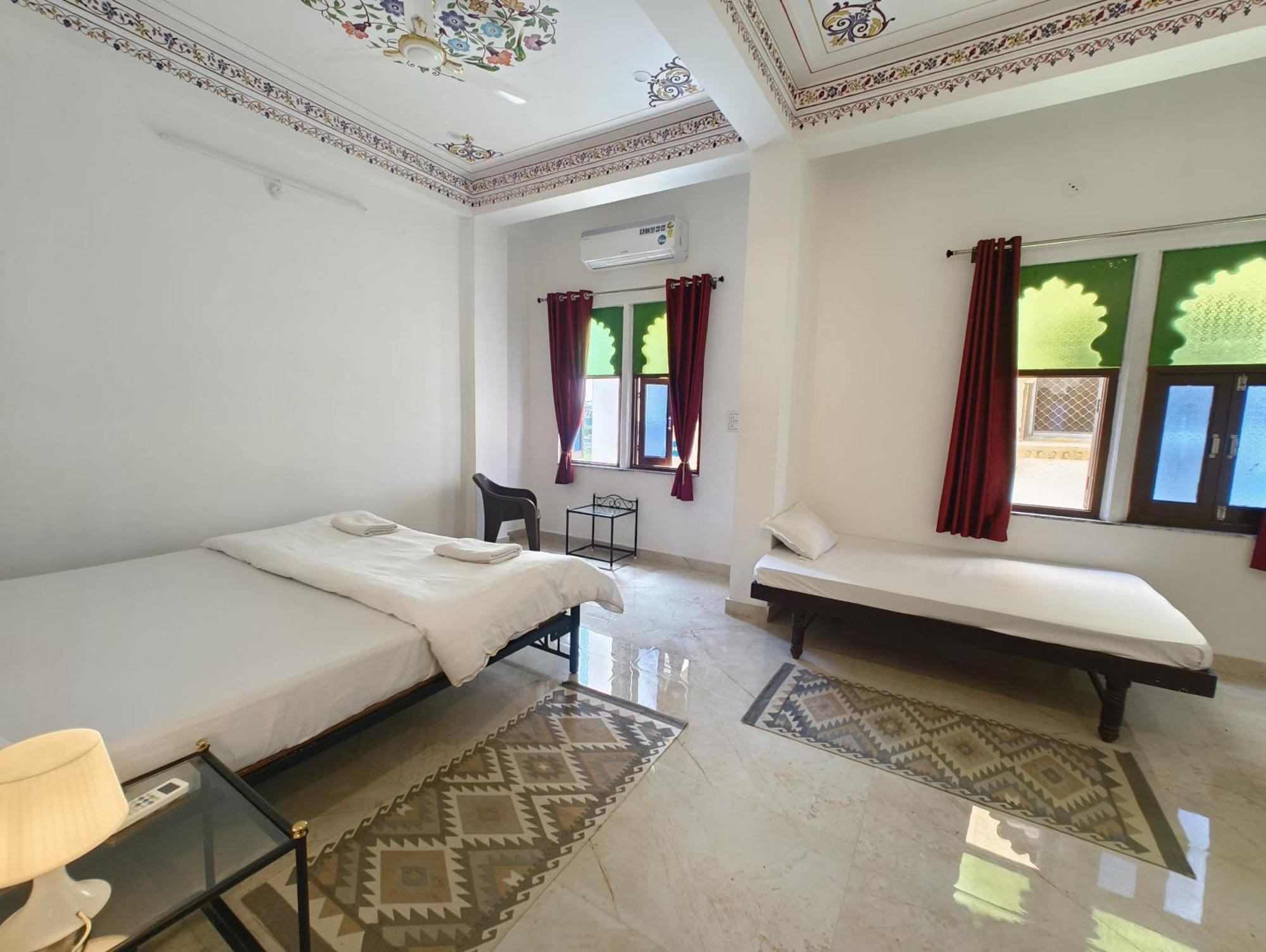 Rising Shemesh Home Stay Udaipur Exterior foto