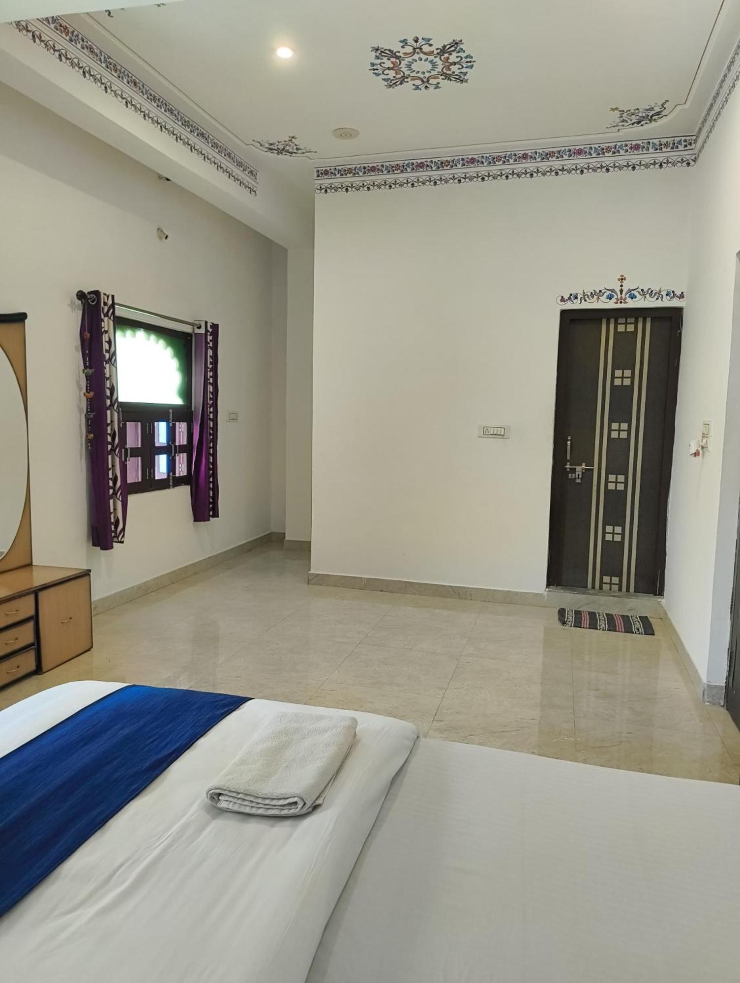 Rising Shemesh Home Stay Udaipur Exterior foto